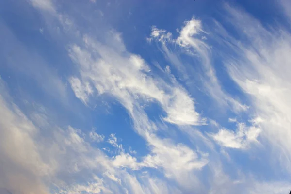 Cielo con nubes y sol —  Fotos de Stock