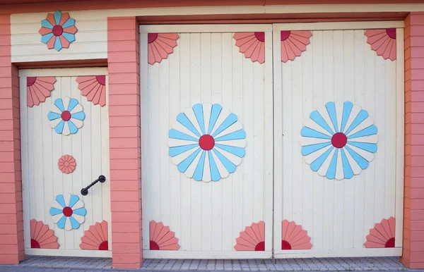 Estilo tailandés antiguas ventanas de madera — Foto de Stock