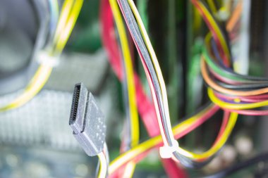baskılı devre kartı ile birçok elektrik bileşenleri