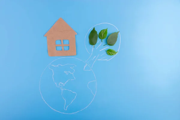 Паперовий Розріз Екологічного Будинку Синьому Фоні — стокове фото