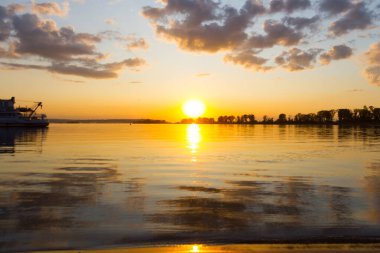 Sunset bay üzerinde