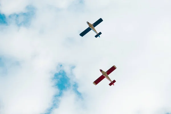 Avia-föreställningen. Flygplan i luften — Stockfoto