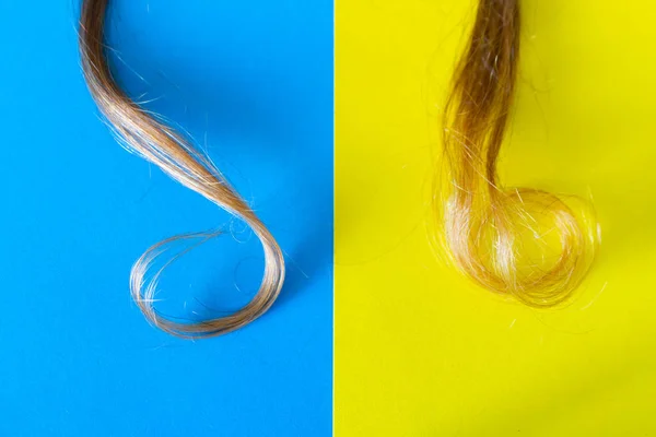 Kręcone włosy i przestrzeń do kopiowania — Zdjęcie stockowe