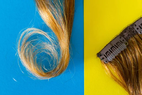 Hair clips. Long hair on clips — Stock Photo, Image