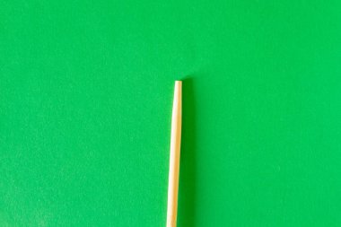 Yeşil Ahşap kalem