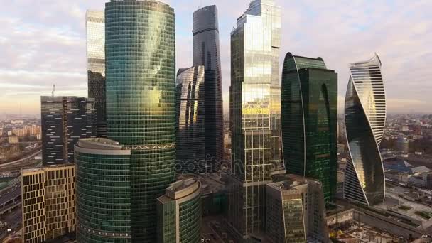 Metropole. Velký velký město. Letecký pohled na město Rusko - Moskva. 4k
