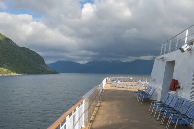 Geiranger fiyort Norveç üzerinde gemi ile seyahat