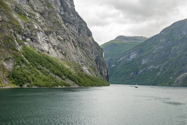 Fjordu Geiranger světového dědictví UNESCO — Stock fotografie