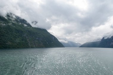 Dağlardaki bulutlar