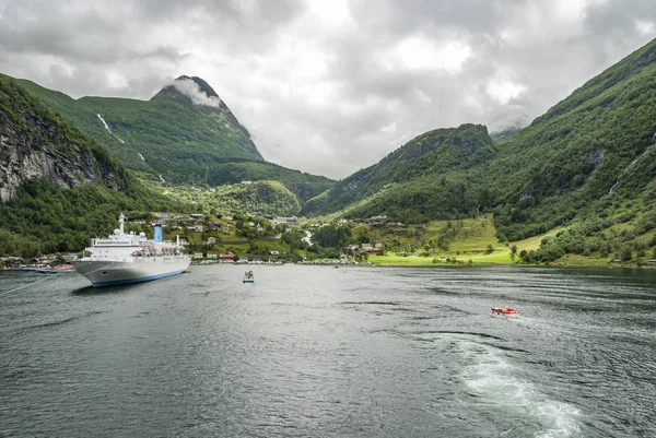 Seyahat Norveç Geiranger Köyü — Stok fotoğraf
