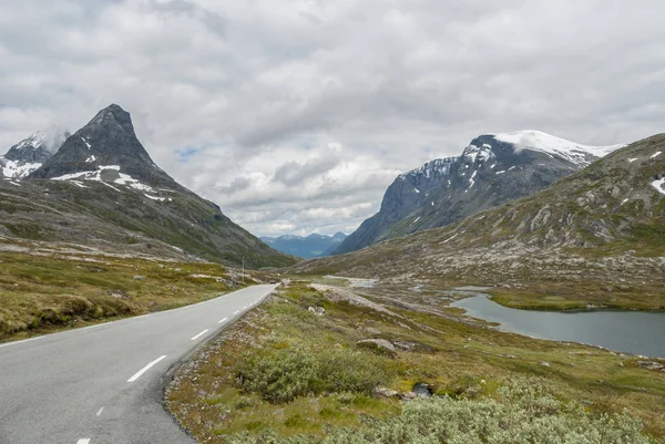 Aussichtsstraße bei Trollstigen in Norwegen — Stockfoto