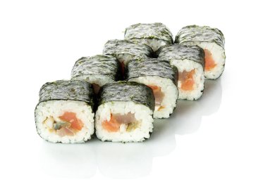 Suşi somon, yılan balığı ve domates ile