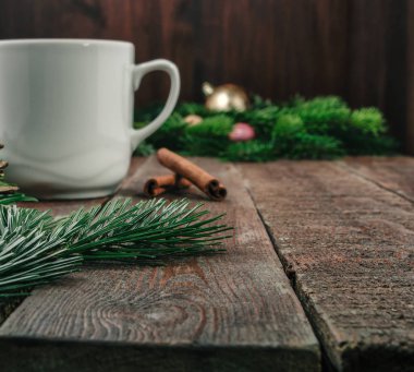 Kahve ve Noel zemin üzerine tarçın