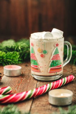 Yakın çekim kakao şeker ve mum