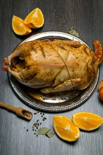 Pato a la plancha con naranja, manzana — Foto de Stock