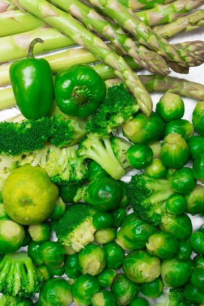 Nyers szerves zöldségek háttér. Egészségügyi étkezési koncepció. Vegetáriánus étel — Stock Fotó