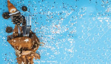 Festival tablo. Noel ve yılbaşı süsleri ve yılbaşı yemekleri