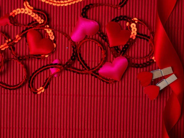 Plakát piros és rózsaszín szívvel, csillogás, csillogás, Boldog Valentin napot ünnepi alapon. Tapéta Valentin napra. Szerelmi fogalom — Stock Fotó