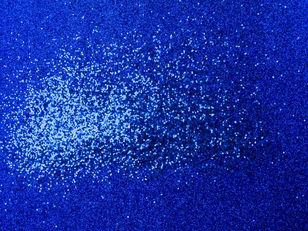 Świąteczny abstrakcyjny brokat błyszczące niebieskie tło, koncepcja wakacje. Modny kolor roku 2020 — Zdjęcie stockowe