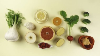 Sağlıklı meyve ve sebzeler, C vitamini, antioksidan zengini yiyecekler ve güçlendirme bağışıklığı, brokoli, rezene, patates, dolma biber, greyfurt, portakal, limon, elma, turp, brokoli, karnabahar, patates, böğürtlen