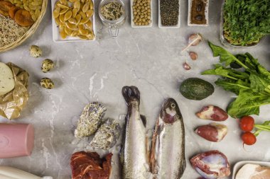 Çinko mineralleri, doğal vitamin, lif, sağlıklı yaşam tarzı ve beslenme, diyet gıdaları içeren besinler çeşitliliği.