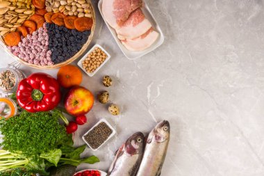 A, B, C, D, E. K, Zn vitaminleri olan enfeksiyonla mücadele için en iyi vitaminler.