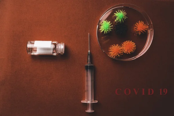 Medicinska Ampuller Med Serum Och Spruta Vaccination Läkemedel Från Virus — Stockfoto