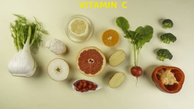 Sağlıklı meyve ve sebzeler, C vitamini bakımından zengin yiyecekler, antioksidan ve bağışıklık güçlendirici, seçici odaklanma