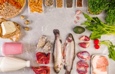 Çinko mineralleri, doğal vitamin, lif, sağlıklı yaşam tarzı ve beslenme, diyet gıdaları içeren besinler çeşitliliği.
