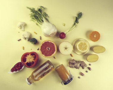 Bağışıklık sistemi geliştirme, sağlıklı gıda seçimi antioksidan, mineral, vitamin, temiz yeme konsepti ve seçici odaklanma açısından zengin bileşenler