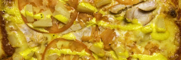 Вкусная Итальянская Пицца Курицей Томато Соусами Баннер Закрыть — стоковое фото