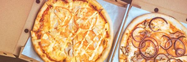 Pizza Caixa Entrega Diferentes Deliciosas Pizzas Com Variedade Coberturas Queijo — Fotografia de Stock