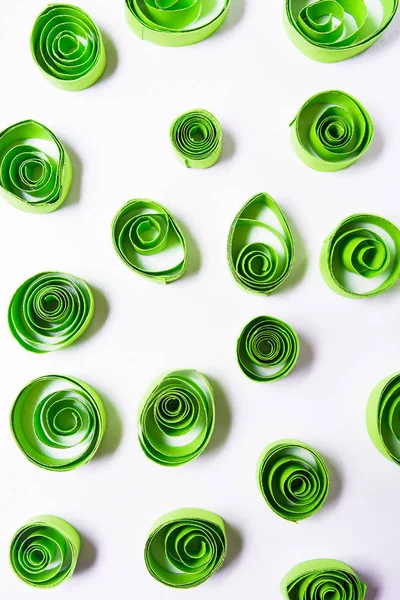 Quilling Sanat. Yeşil kağıt bukleler