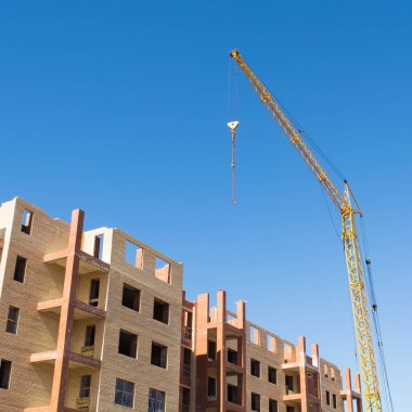 Vinç bina ile ev yapımı