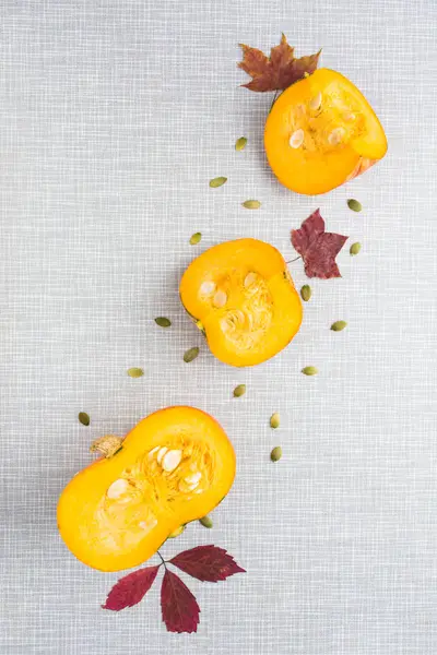 Vista aérea de las partes de calabaza con hojas de otoño — Foto de Stock