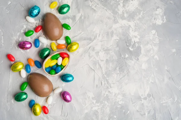 Différents œufs sucrés pour Pâques avec espace de copie — Photo
