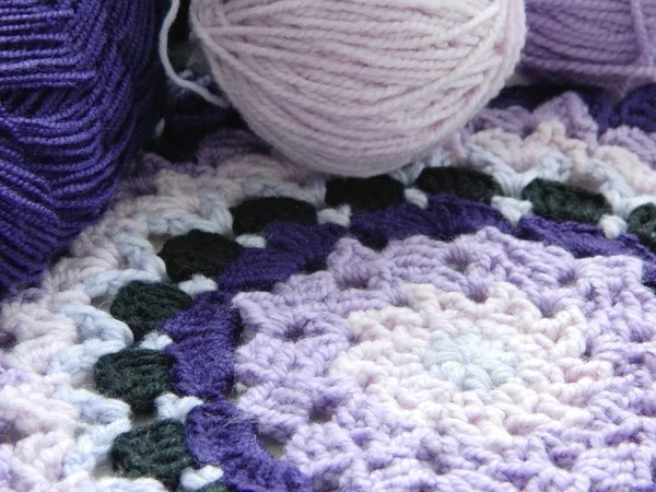 Mandala coloré Tricoté un crochet Image En Vente