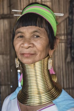 Chiang Mai, Tayland... 24 Ocak 2017: Karen uzun boyun kabilesinden kadın, Chiang Mai, Tayland.