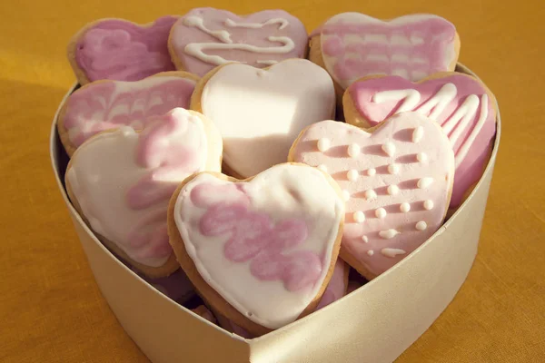 Bo kalp şeklinde buzlanma ile beyaz ve pembe tanımlama