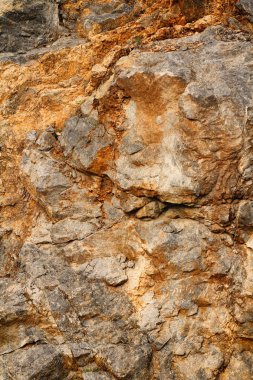 Beton duvar dokusu arka planı. Doğal taşlar. Binanın ön cephesi. Dekoratif alçı. Evin dış tarafı. 3B tasarım için duvar şablonu.
