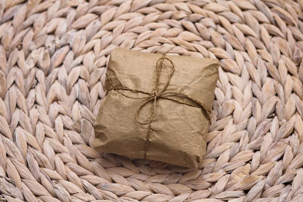 Parcel Wrapping Brown Craft Paper Tie Hemp String Package Delivery — Stock Photo, Image