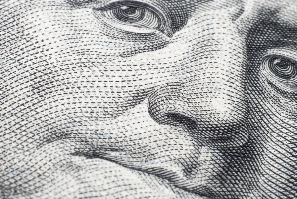 Benjamin Franklin yüzünde bir yüz dolarlık banknot