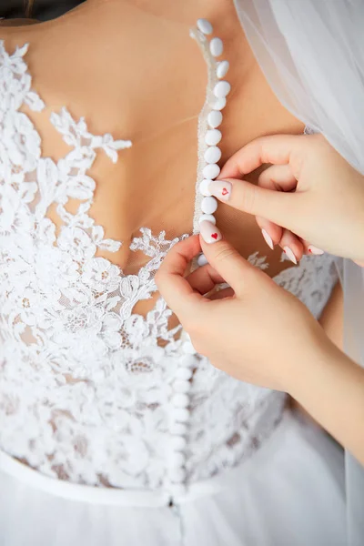 Gelin gelinlik içinde güzel