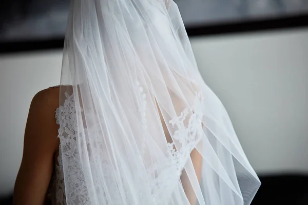 Gelin gelinlik içinde güzel