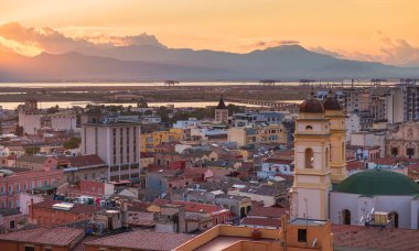 Cagliari Panoraması sırasında günbatımı, Sardunya, İtalya