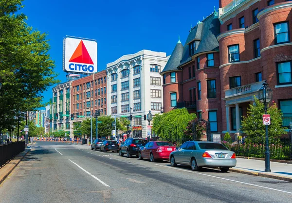 Boston, ABD: Boston Maratonu, Kenmore meydanına ve büyük Citgo logo görünümünü binanın çatı üzerinde