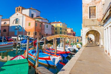 Chioggia, İtalya: Street Chioggia, şehrin Venedik olarak da bilinen bir parçası. Tekne su Merkezi kanalda 
