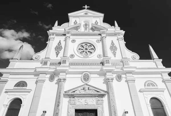 Brezje - Mayıs 2017, Slovenya: Basilica of St. Mary Help, siyah beyaz fotoğraf
