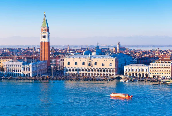 威尼斯，意大利。最受欢迎的意大利城市的空中全景. — 图库照片