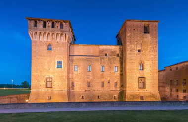 Mantua (Mantova), İtalya: Akşam geç Mantua kale (Castello di Mantova) görünümünü